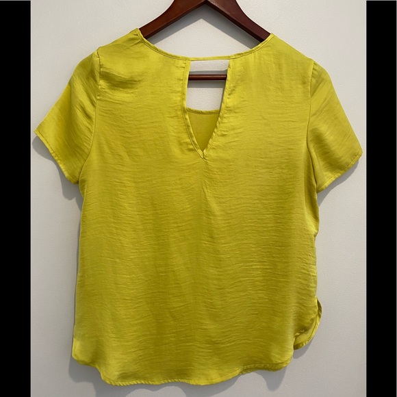 Dynamite short sleeve yellow blouse size XS - Picture 3 of 5